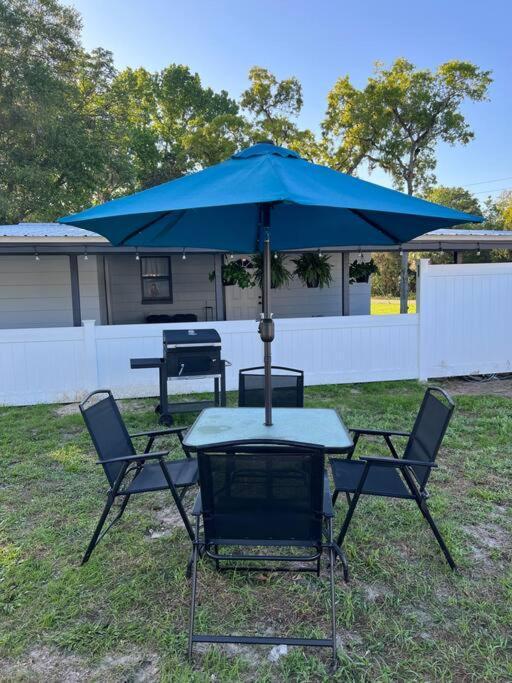 House Of Manatees-Entire House With Yard, Fire Pit, Dog Friendly Villa Crystal River Buitenkant foto